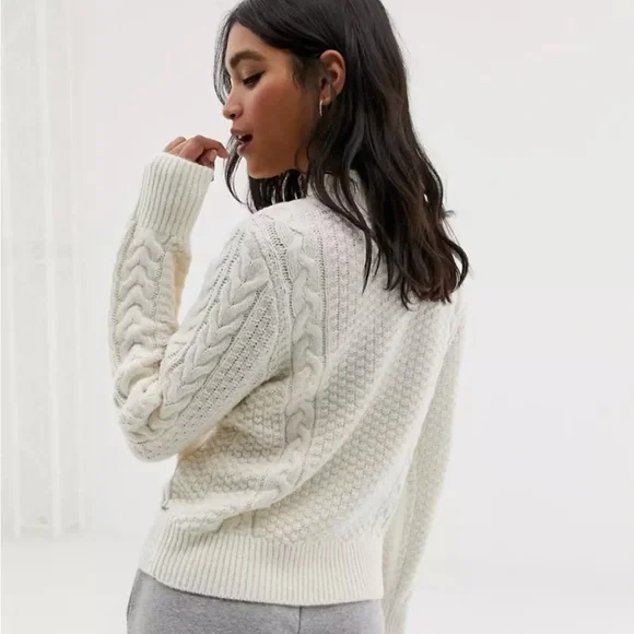 Abercrombie & Fitch Cream Cable Knit Sweater - Picture 7 of 7